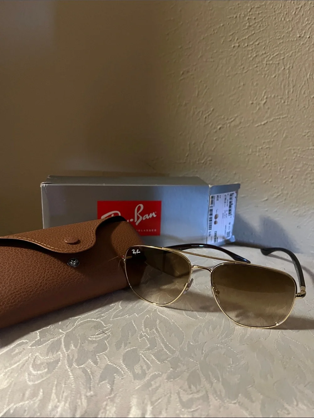 Ray-Ban Men’s Gold Frame Brown Gradient Aviator Sunglasses